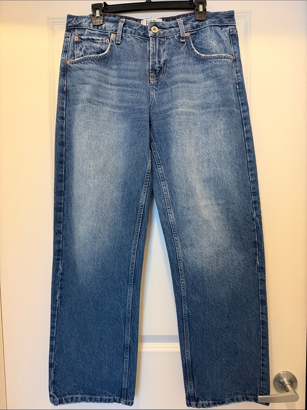Classic Low -Rise Straight Leg Jeans - Blue
